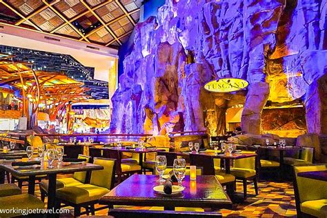 mohegan sun restaurant reviews.